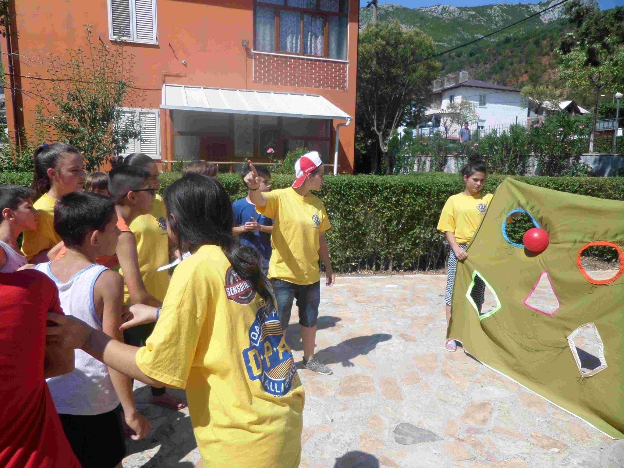Çift me veshje tradicionale shqiptare